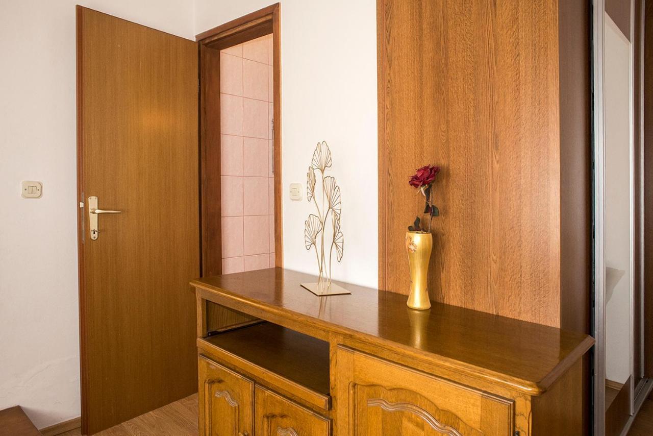 Apartment Lori Фажана Екстер'єр фото