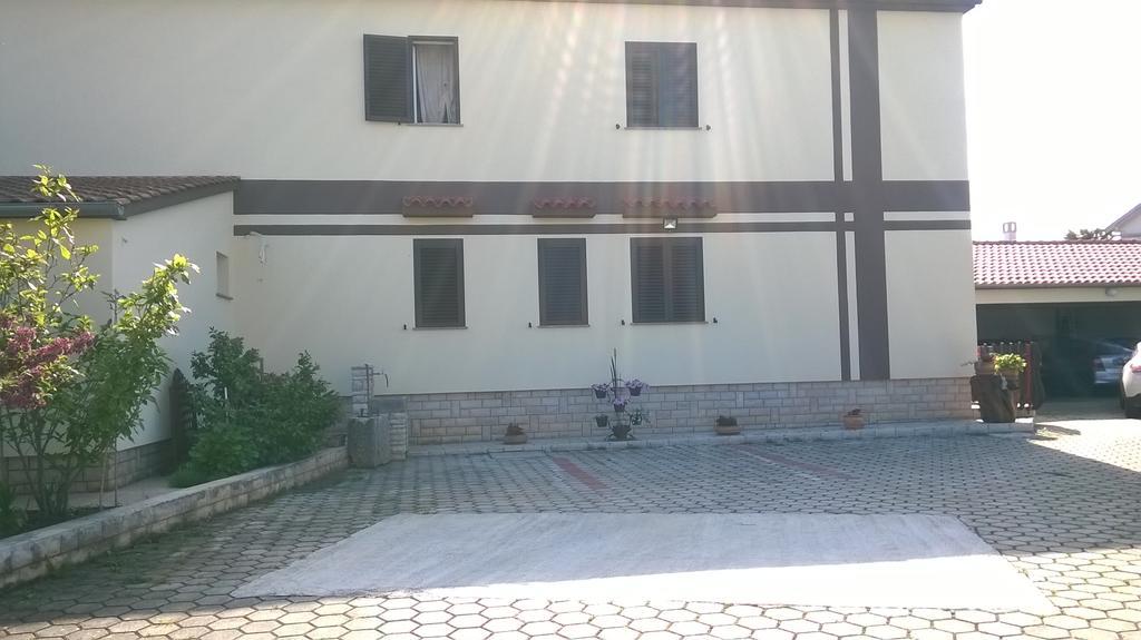 Apartment Lori Фажана Екстер'єр фото