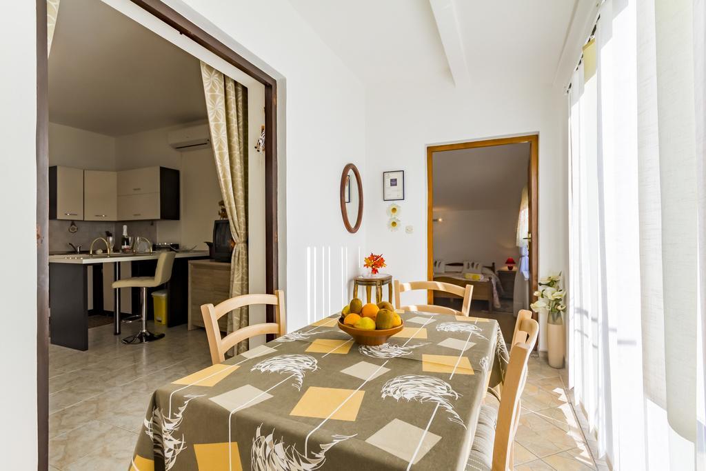 Apartment Lori Фажана Екстер'єр фото